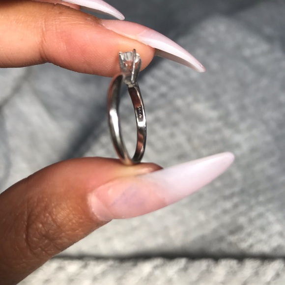 Diamond ring - Picture 8 of 8